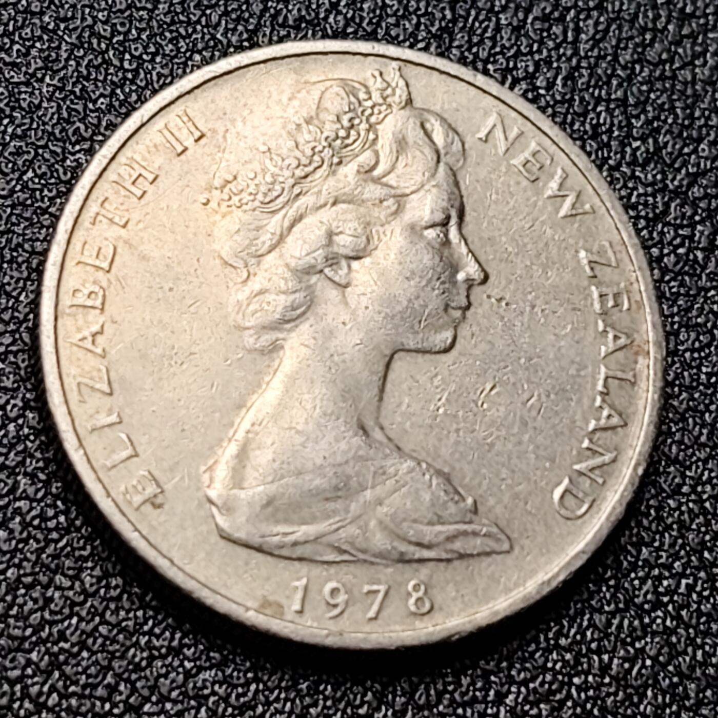 泉币菌-第120场-精品福利场 毛利族面具 新西兰10分铜镍硬币 23.6mm 女王钱币 