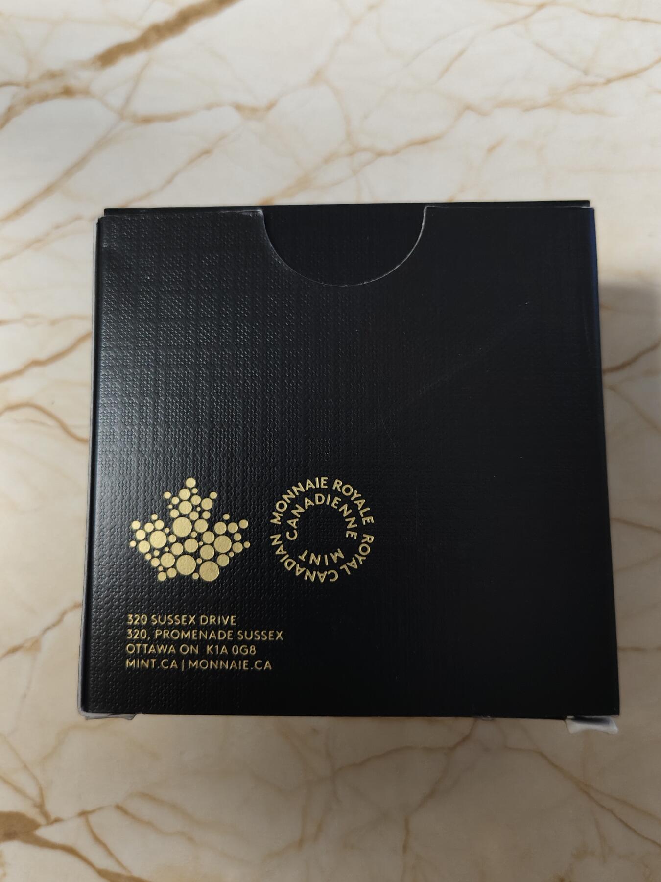 第180期拍卖【长期征集拍品】【北京币展专场】 加拿大2020年多边立体高浮雕动物系列猞猁1盎司纪念银币，9999银，发行2500枚，女王面G字母下面有点擦伤，边齿氧化