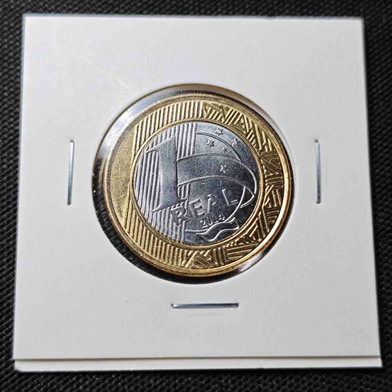 KK钱币收藏小铺  第362场  2月预留时间 周末发货  巴西1瑞尔 纪念币 双色币