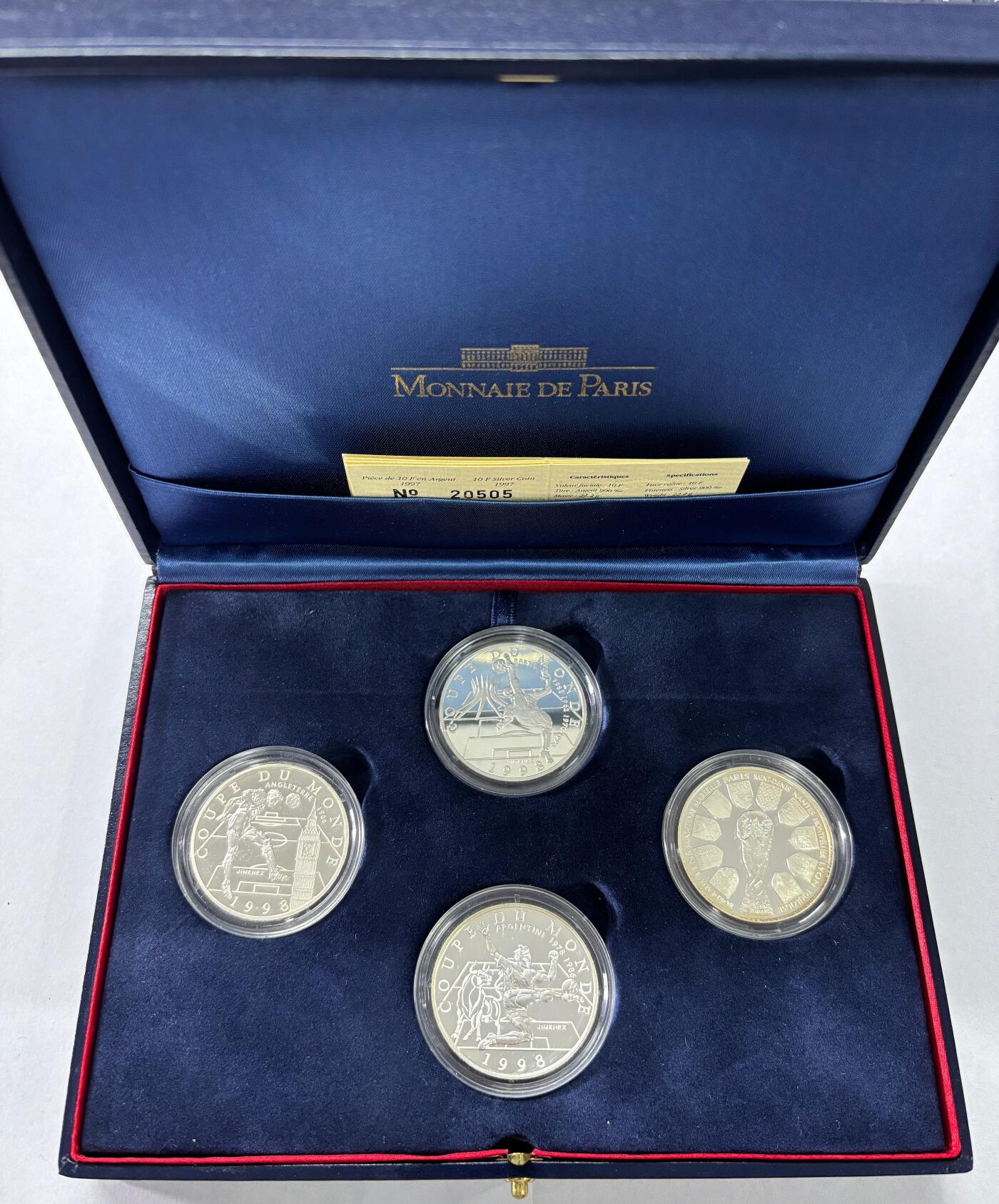 【雨安】【世界币章112-113期】周五/周六 两场连拍 2025-10-31 周五 19:30 保真 8秒倒数自动落锤 高效拍卖  [现代钱币] France 法国 10法郎 1997-1998年 世界杯 原盒原证书