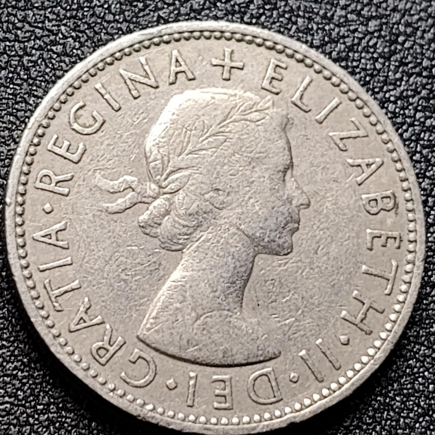 泉币菌-第121场-精品福利场 1961年 英国2先令 伊莉莎白二世镍铜硬币 28mm