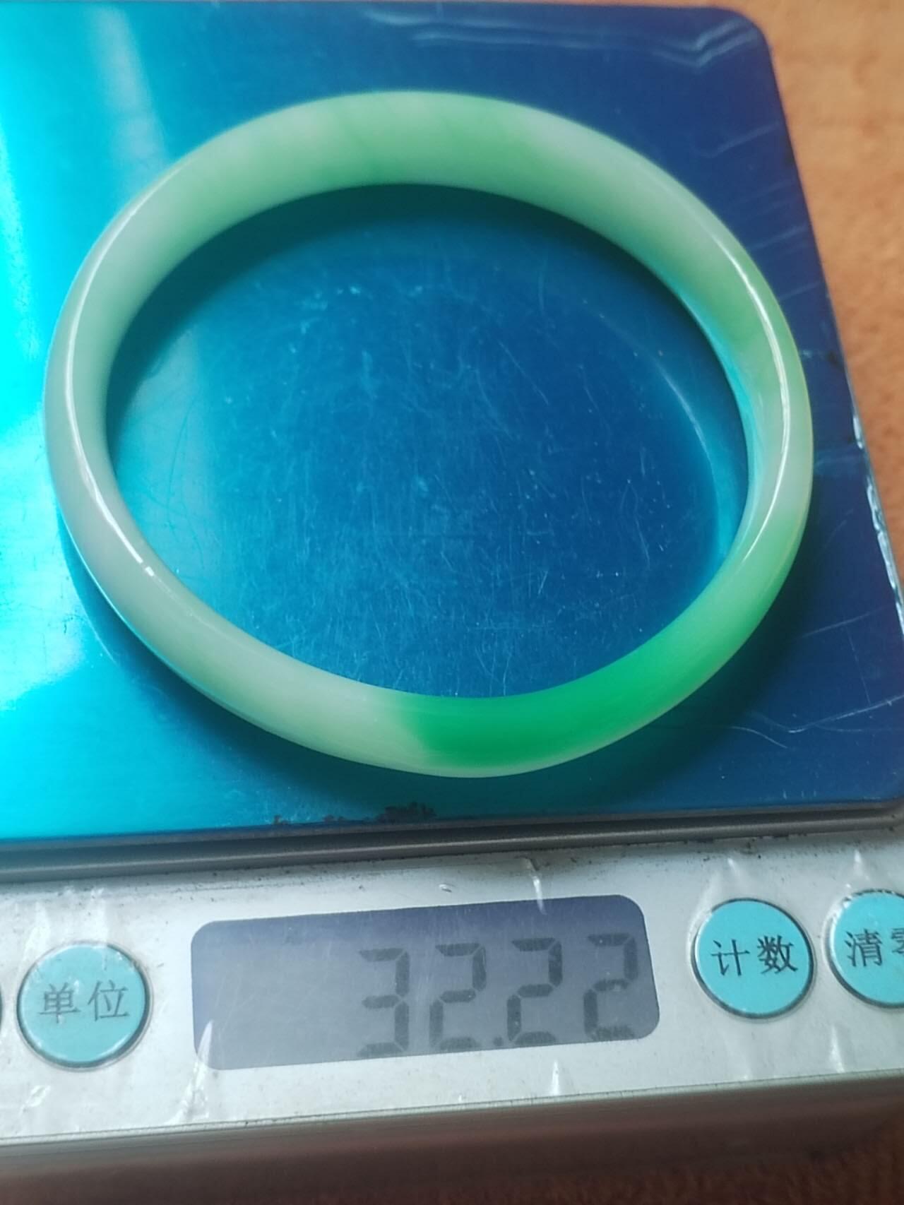 玉石 手镯 手串 手链 翡翠飘花手镯。