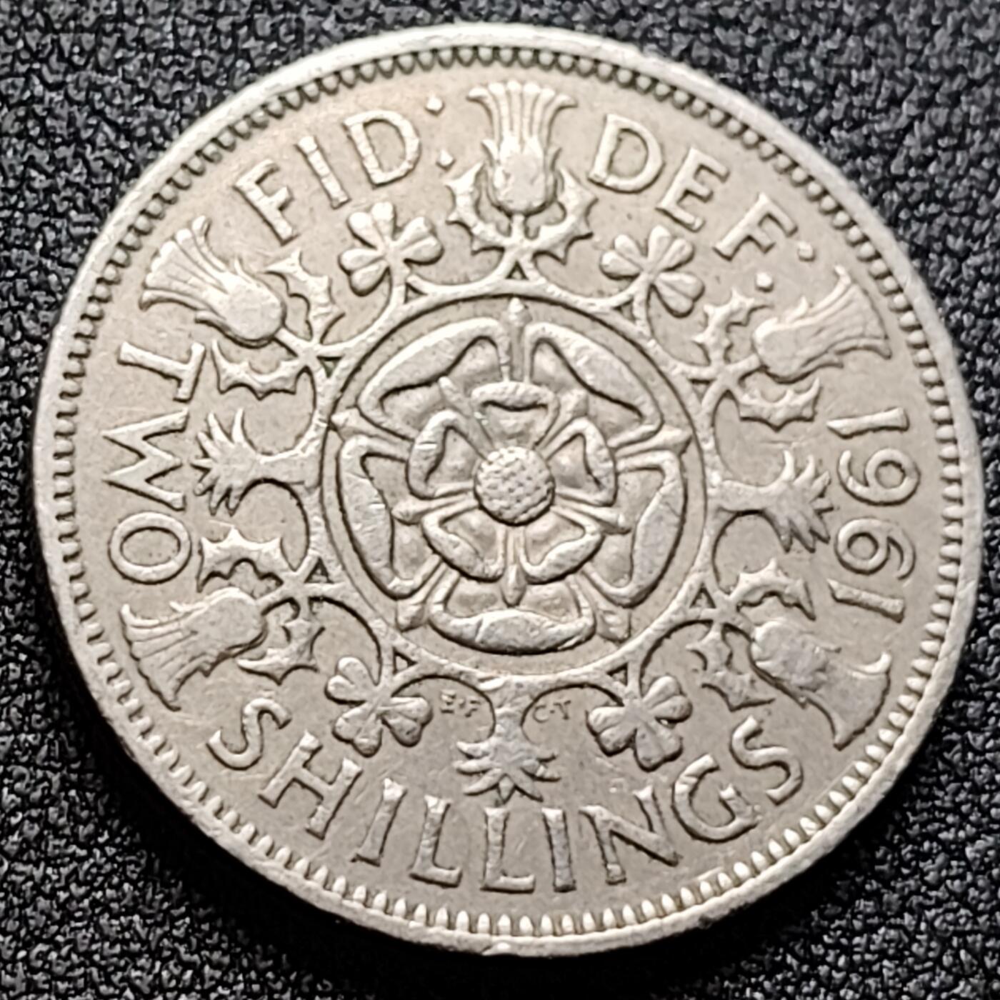 泉币菌-第121场-精品福利场 1961年 英国2先令 伊莉莎白二世镍铜硬币 28mm