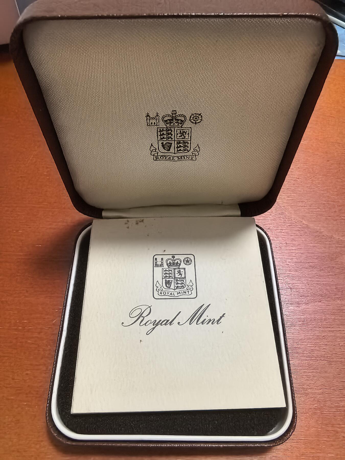 长老汇蛇年精选第六十九场拍卖 1983塞舌尔金银币发行5周年20卢比精制银币，19.44克925银，盒证全，5000枚，英国皇家造币厂