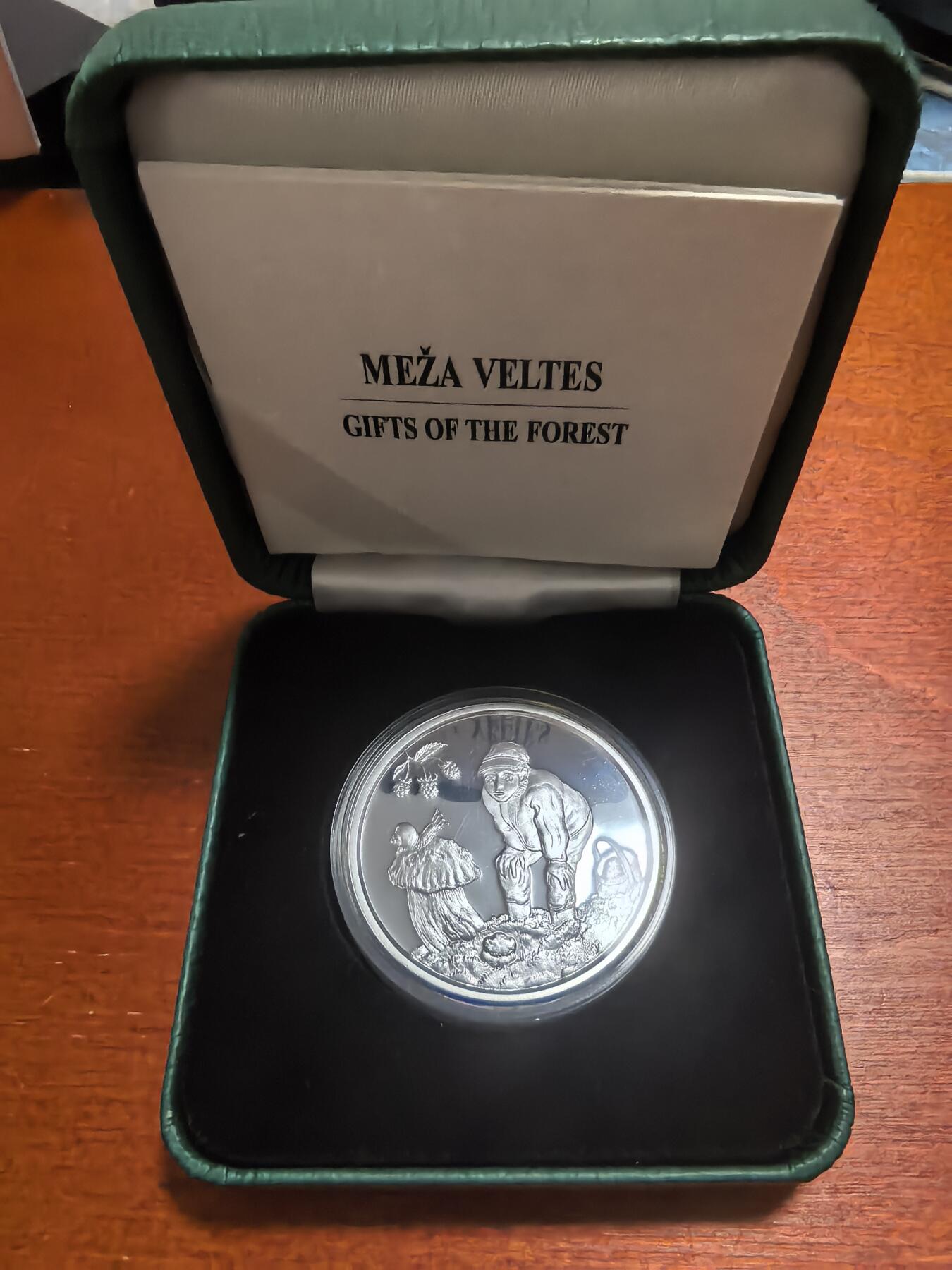 长老汇蛇年精选第六十九场拍卖 2019拉脱维亚森里的礼物蘑菇5欧元精制银币，22克925银，盒证全，4000枚