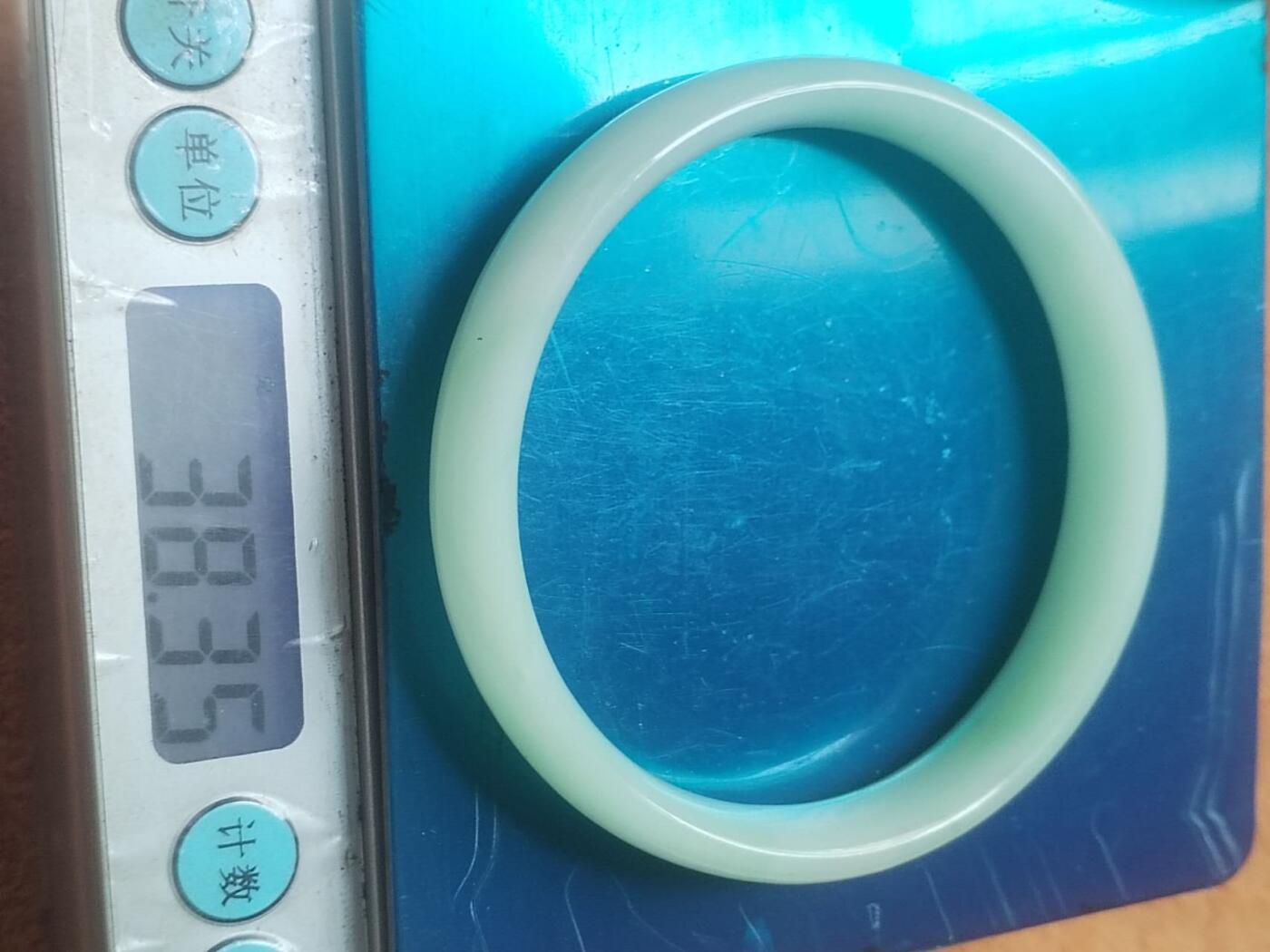 玉石 手镯 手串 手链 翡翠飘花手镯。