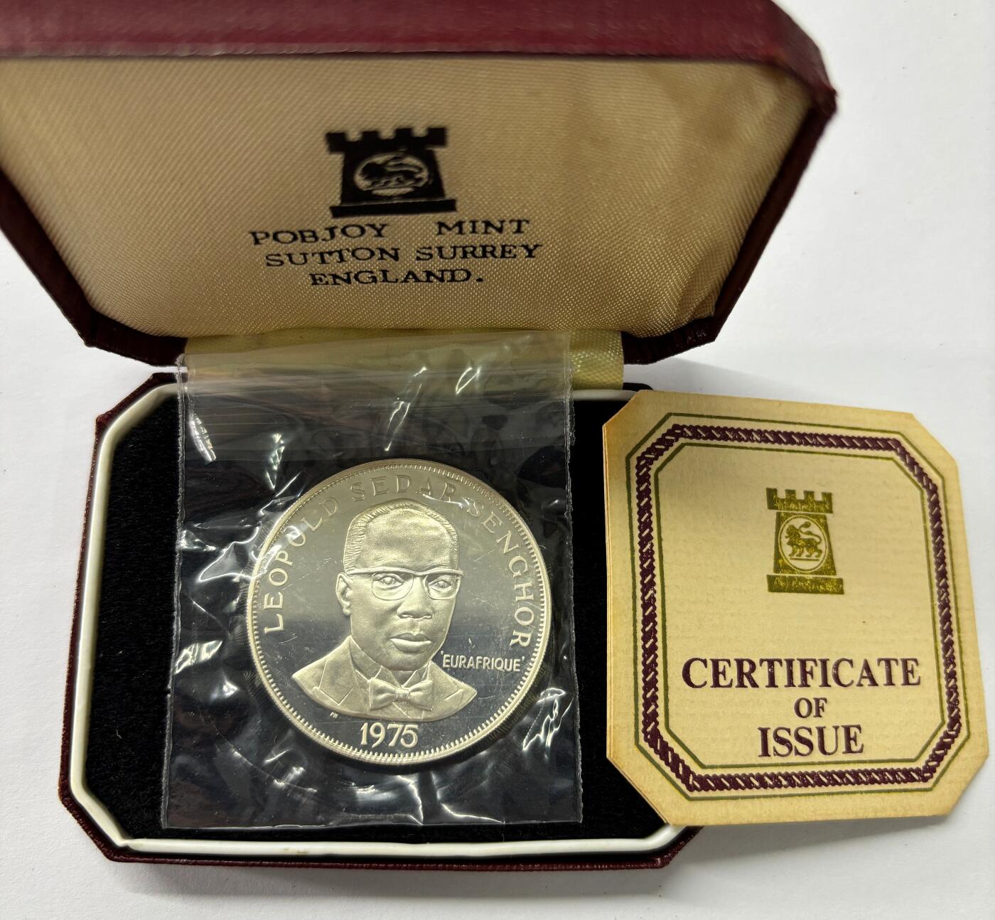 【雨安】【世界币章112-113期】周五/周六 两场连拍 2025-10-31 周五 19:30 保真 8秒倒数自动落锤 高效拍卖  [现代钱币] Great Britain 英国普乔伊造币场 50法郎 1975年 塞内加尔政治家桑戈尔 [28.70 g., 0.925 Silver]