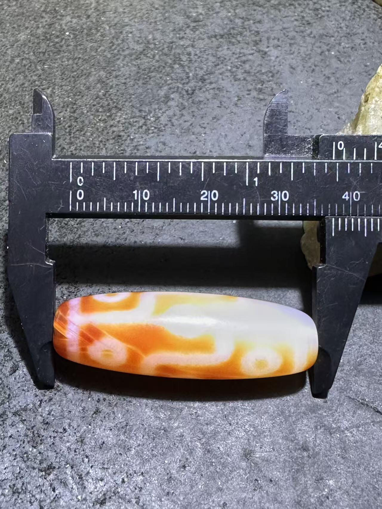 仅此一颗，藏传红九眼随形天珠一颗，