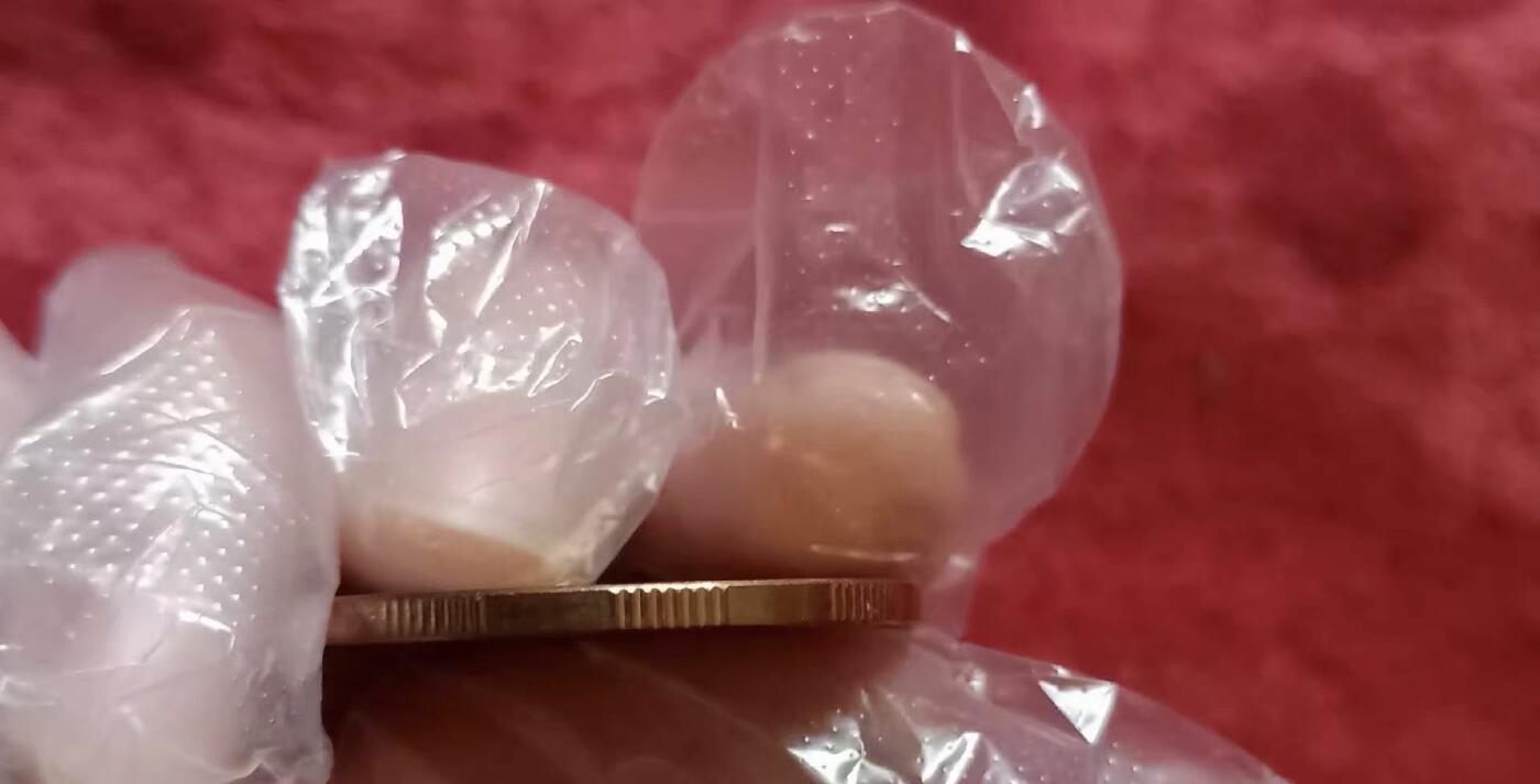 小英开心拍第298期 1998年褐马鸡纪念币，紫铜合金材质，品相完好