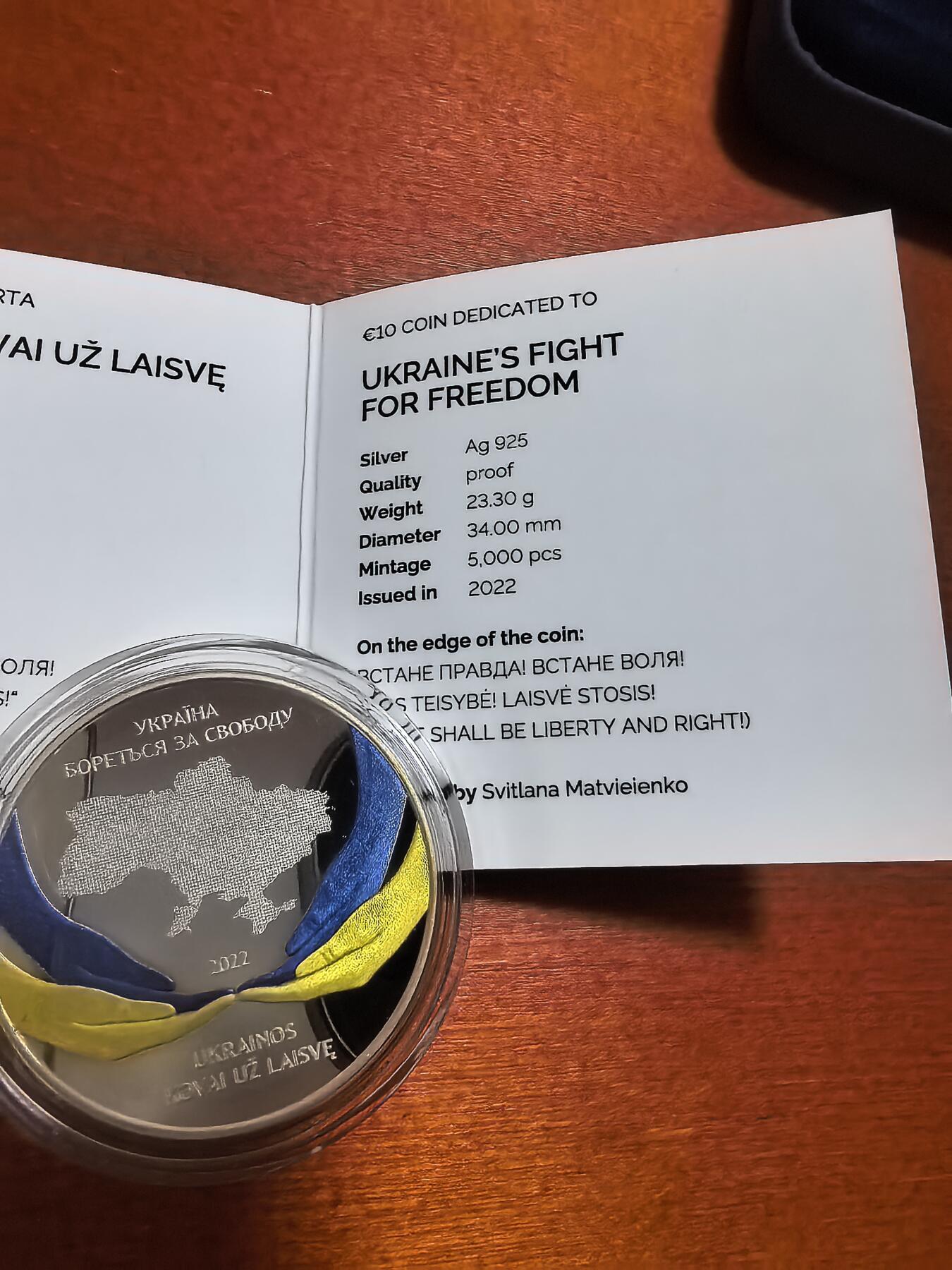 长老汇蛇年精选第六十九场拍卖 2022立陶宛乌克兰为自由而战10欧元彩色地图精制银币，23.3克925银，盒证全，5000枚