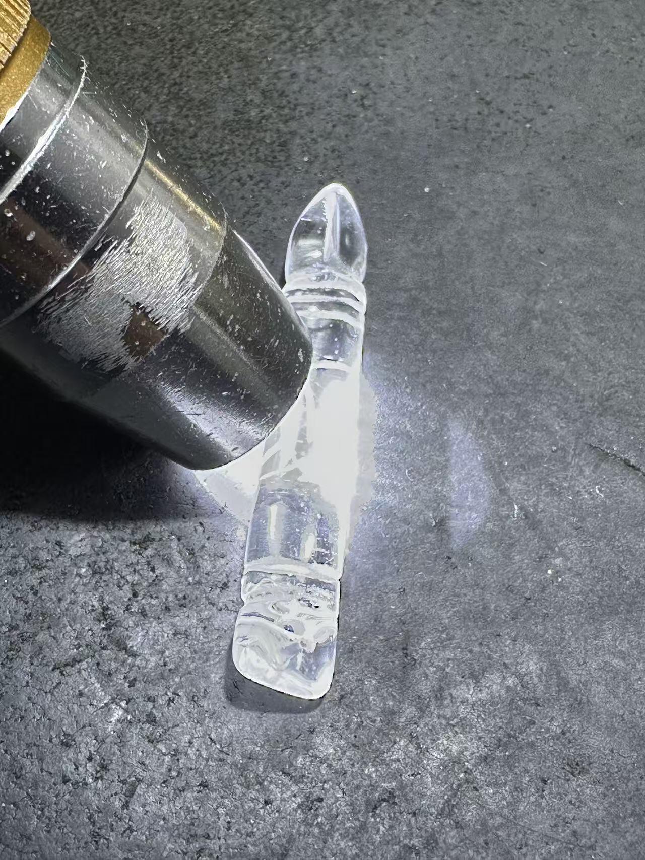 精美白水晶雕刻文昌笔一支！。