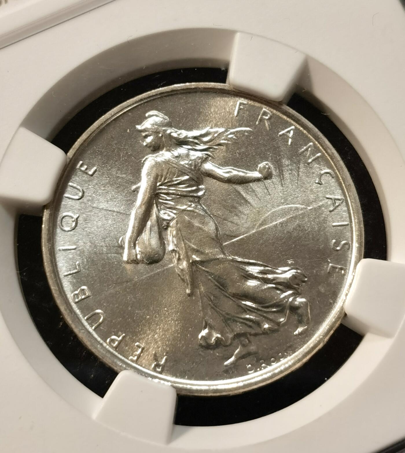 甄臻铺-世界币章拍卖（第37期），送拍享返佣金等优惠多多 NGC-MS65 法国 1964年 播种女神 5法郎银币 粉光
