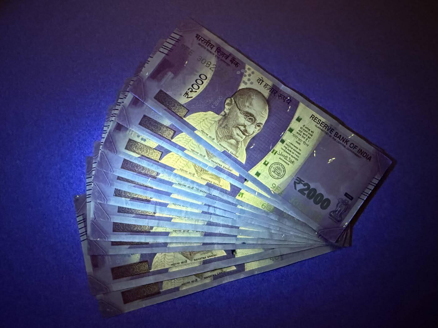 《艾美收藏》第218期-11.2周日外币荟萃 (11张)印度2000卢比11张流通品相