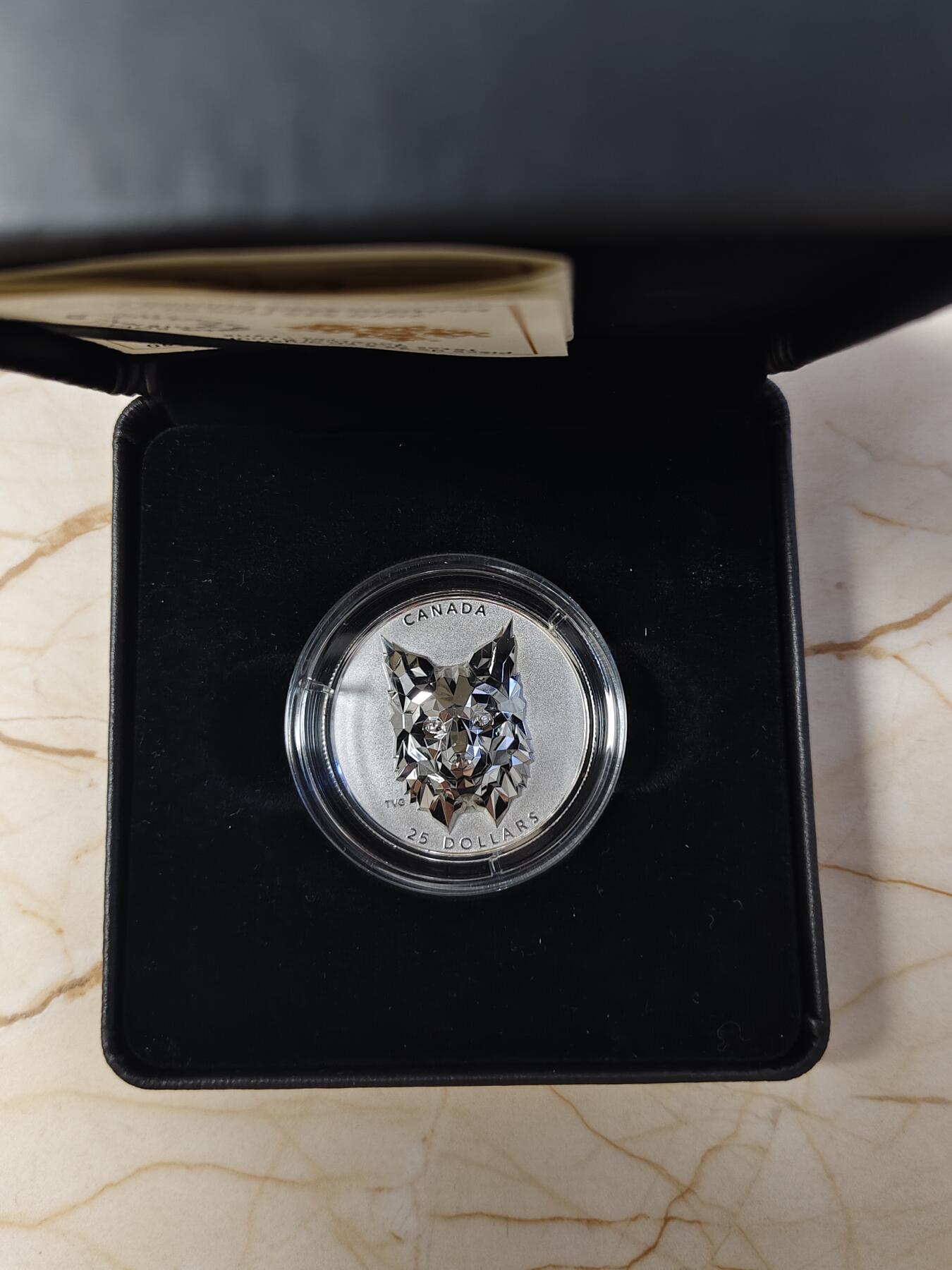 第180期拍卖【长期征集拍品】【北京币展专场】 加拿大2020年多边立体高浮雕动物系列猞猁1盎司纪念银币，9999银，发行2500枚，女王面G字母下面有点擦伤，边齿氧化