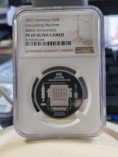 第180期拍卖【长期征集拍品】【北京币展专场】 - 德国2023年席卡德机械式计算器发明400周年精制纪念银币NGC-PF69,925银，18克