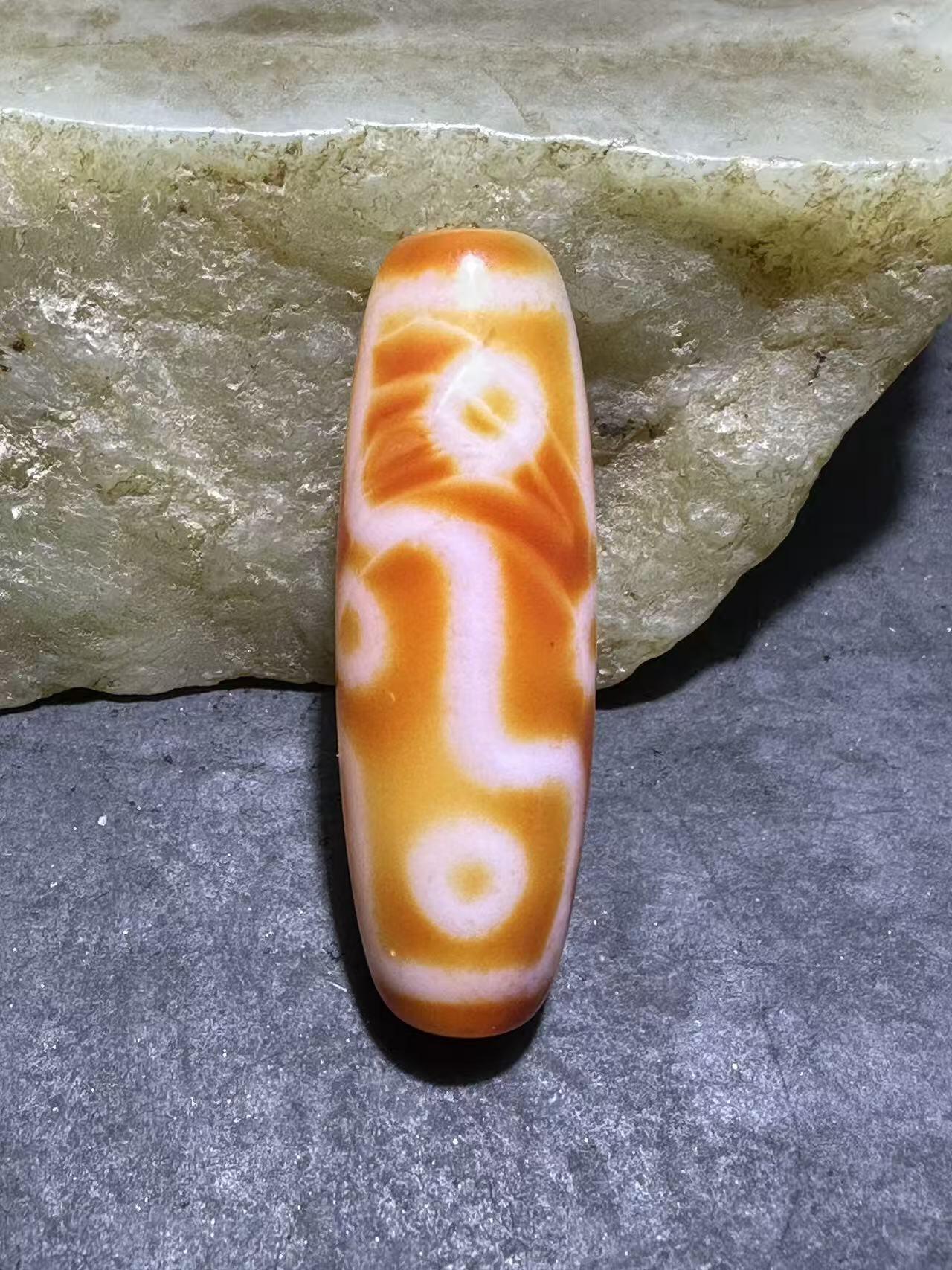 仅此一颗，藏传红九眼随形天珠一颗，