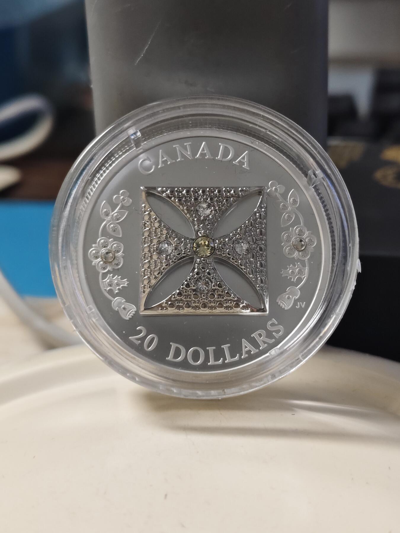 第180期拍卖【长期征集拍品】【北京币展专场】 加拿大2022年伊丽莎白二世钻石皇冠头饰纪念银币，9999银，发行4500枚