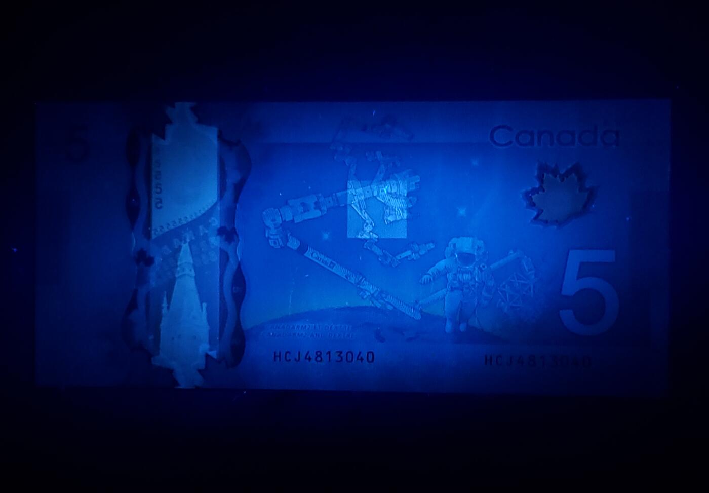 中外各国钞、纪念钞、券专场（第三十二场） 2013～2022年加拿大威尔弗里德.劳瑞尔爵士5元.塑料钞 全新