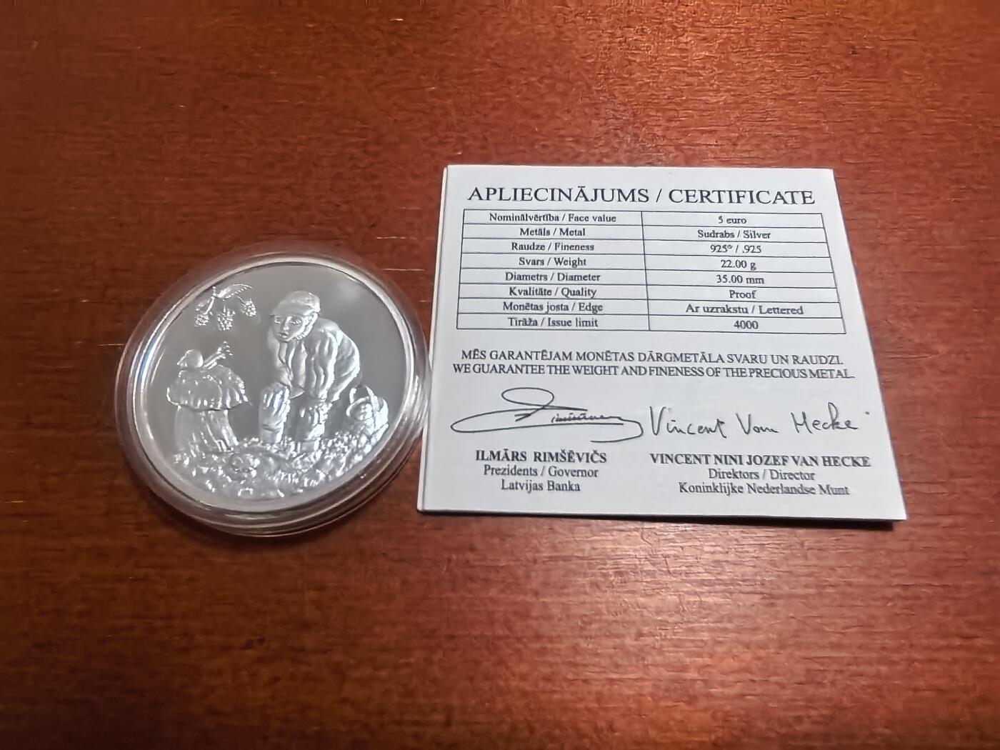 长老汇蛇年精选第六十九场拍卖 2019拉脱维亚森里的礼物蘑菇5欧元精制银币，22克925银，盒证全，4000枚