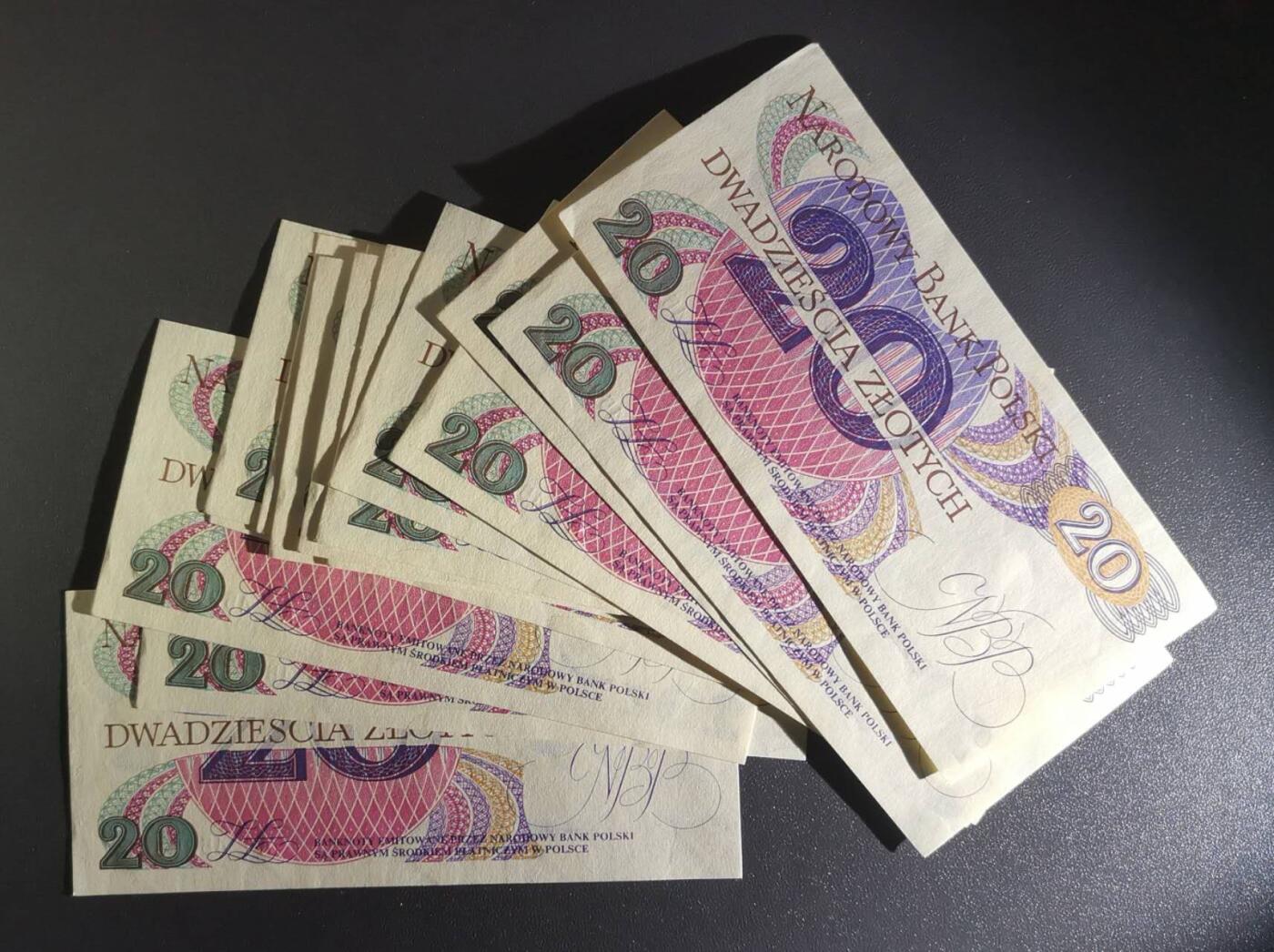 《艾美收藏》第218期-11.2周日外币荟萃 (18张)波兰1982年20兹罗提UNC 含豹子666 部分角不绝