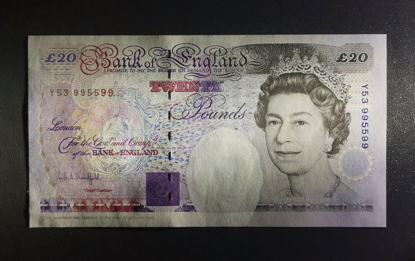 《艾美收藏》第218期-11.2周日外币荟萃 英国E序列20镑UNC靓号 肉眼超绝 紫光下轻微荧光反应