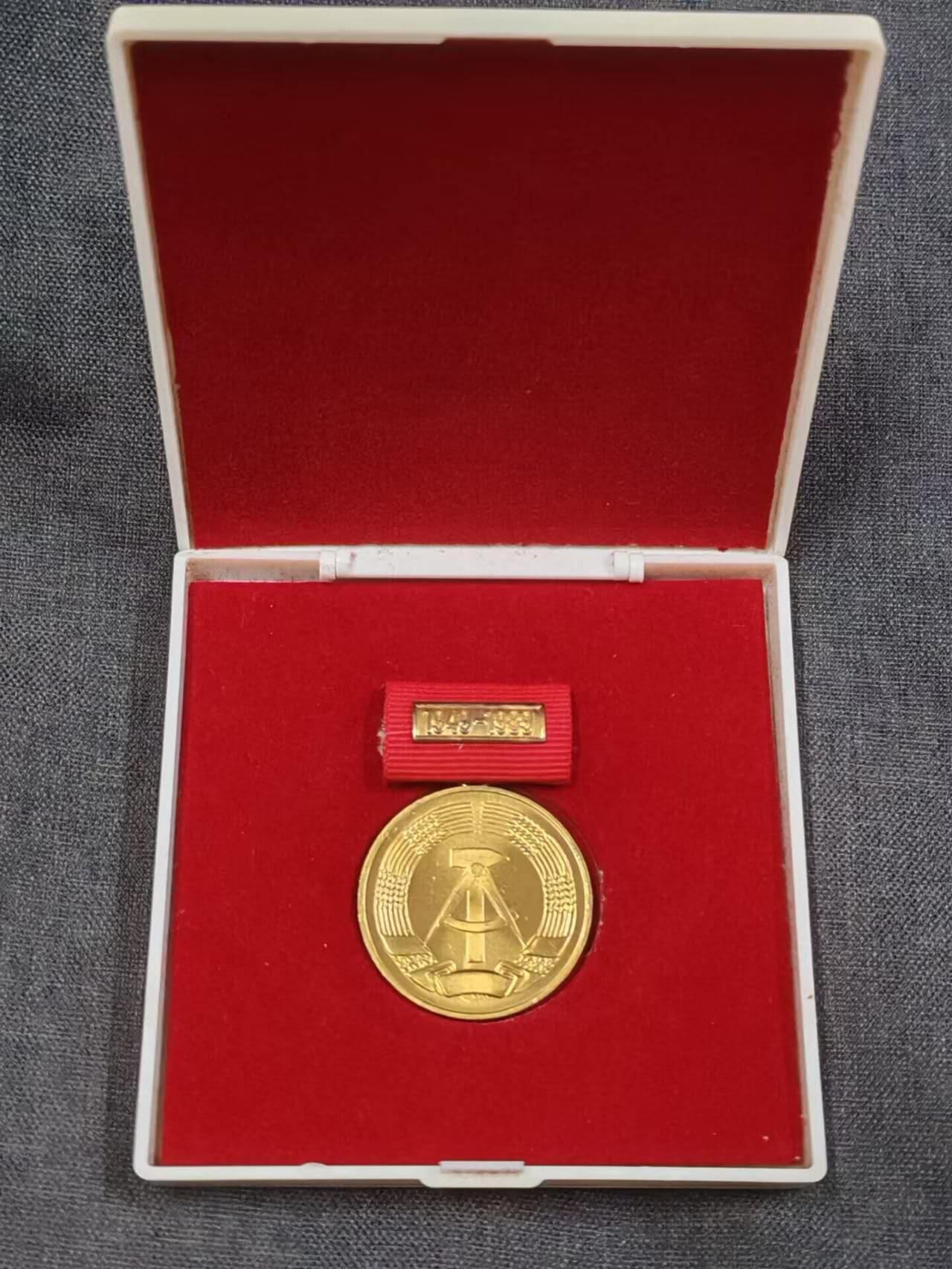 罗岚⭐爱藏⭐精品专拍第七场-分享拍场赚佣（周六有群拍，详细看简介） 民主德国建国50年奖章 带原盒 铜镀金 极品