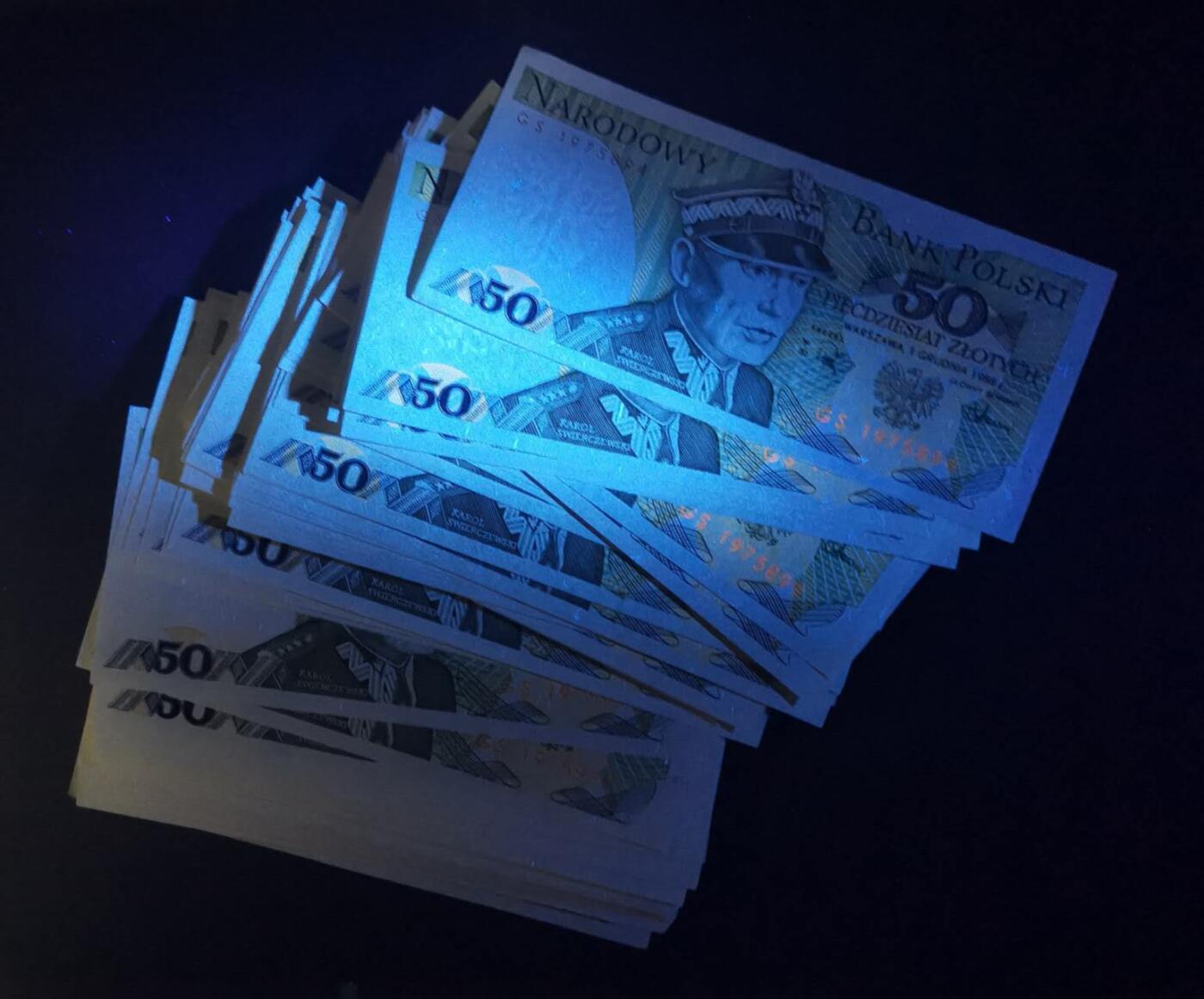 《艾美收藏》第218期-11.2周日外币荟萃 (99张)波兰1988年50兹罗提UNC 含豹子999 大部分连号 也有不连的 极少数有点角不绝等小瑕疵