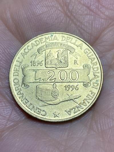 2025年第一百二十场(总第一百四十六场）外国好品散币(免佣金) - 意大利🇮🇹1996年200里拉(扎南菲海关学院成立100周年纪念币)