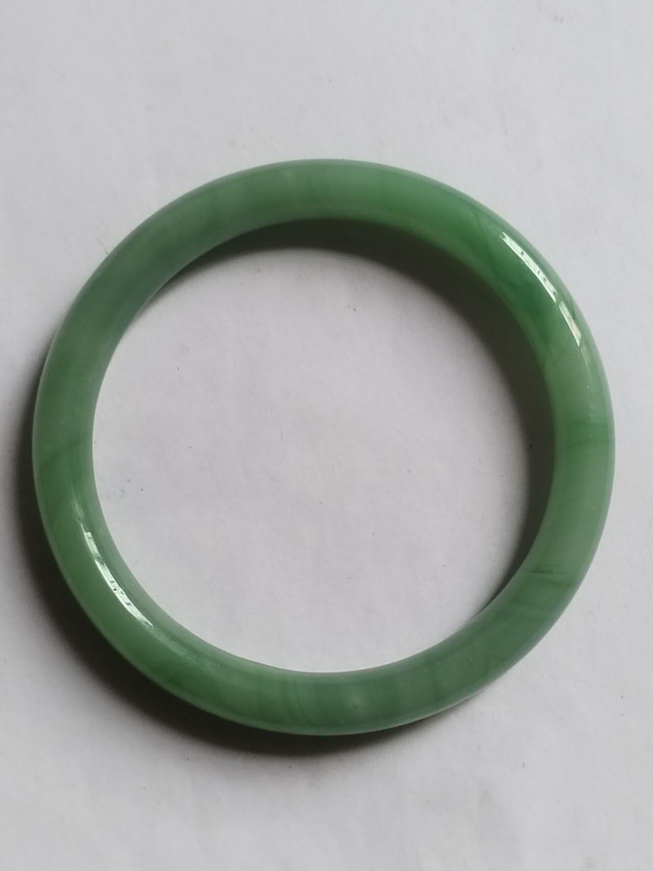 玉石 手镯 手串 手链 翡翠飘花手镯。