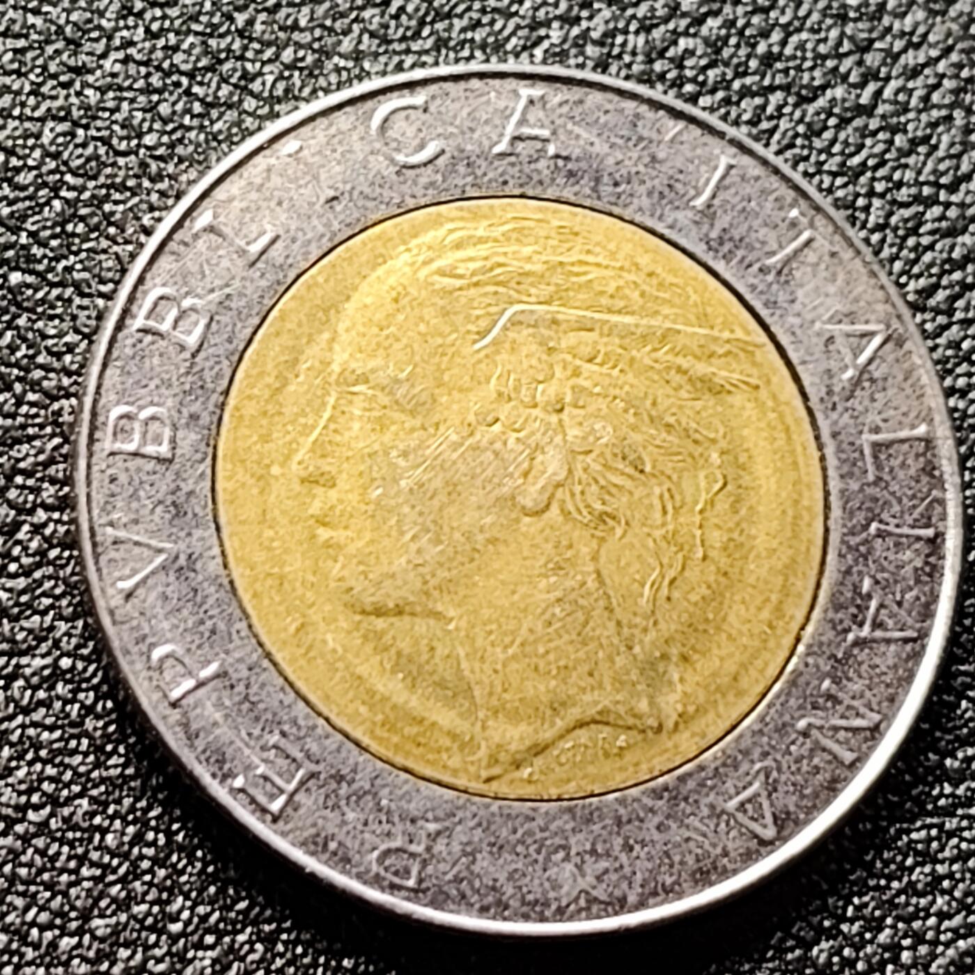 泉币菌-第121场-精品福利场 意大利1986年500里拉 双色币 双金属硬币 25.8mm欧洲