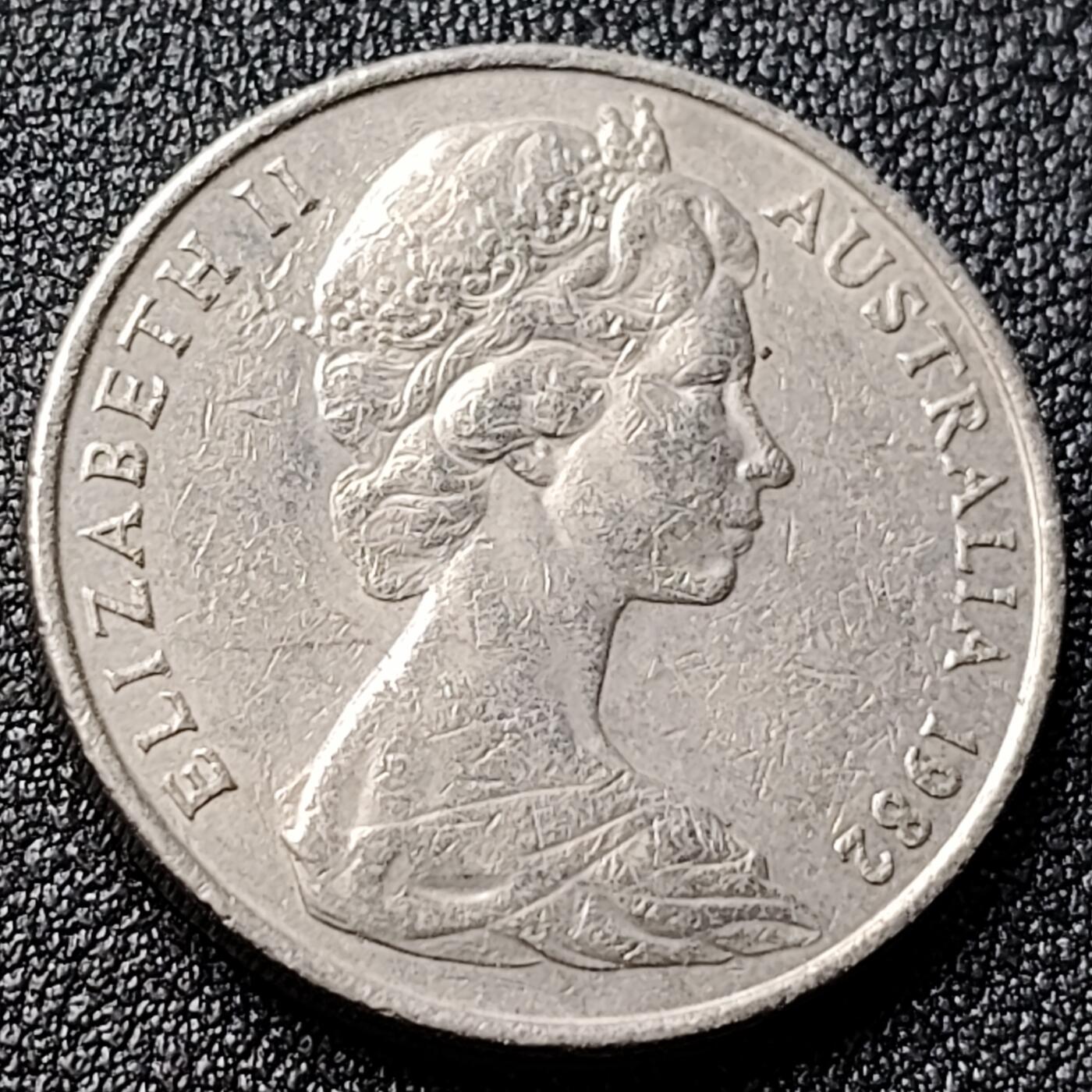 泉币菌-第120场-精品福利场 1982年英属澳大利亚20分 伊丽莎白女王  鸭嘴兽  28.5mm