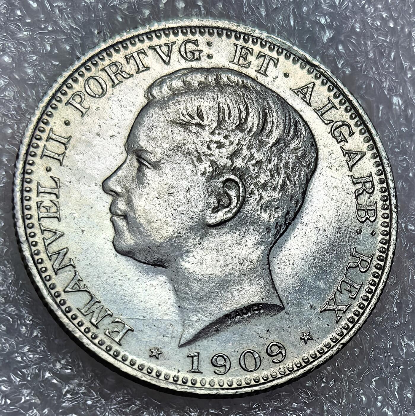 埃及、德属东非、匈牙利、葡萄牙、沙俄古银币古铜币，周五晚上九点倒数截拍，满百包邮，可寄存半年，喜欢朋友微信扫描二维码可直接参拍 全新银币葡萄牙1909年200瑞斯,km549