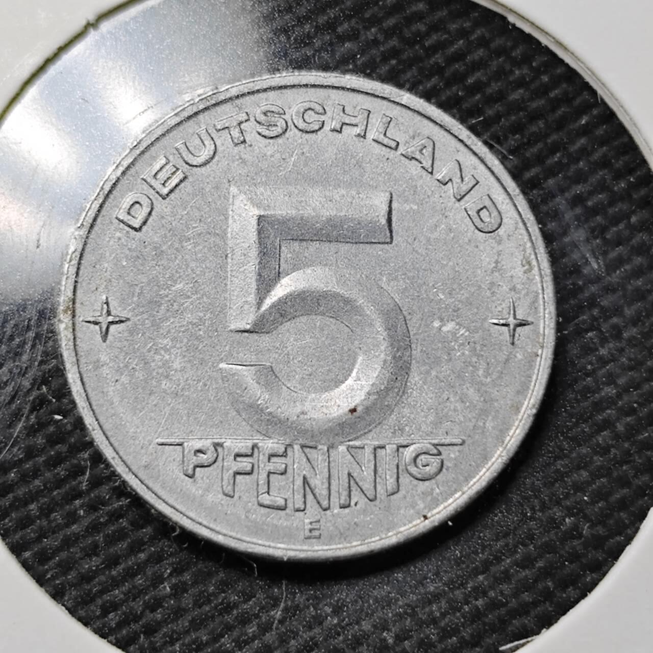 KK钱币收藏小铺  第362场  2月预留时间 周末发货  1952东德5芬尼 品不错