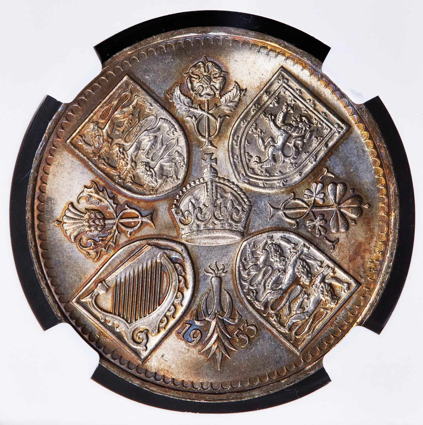 【俄甄集藏】2025年(044)11-12星期三晚 19:30 全场包邮 英国1953年伊丽莎白二世加冕1克朗纪念币，NGC MS64，五彩包浆