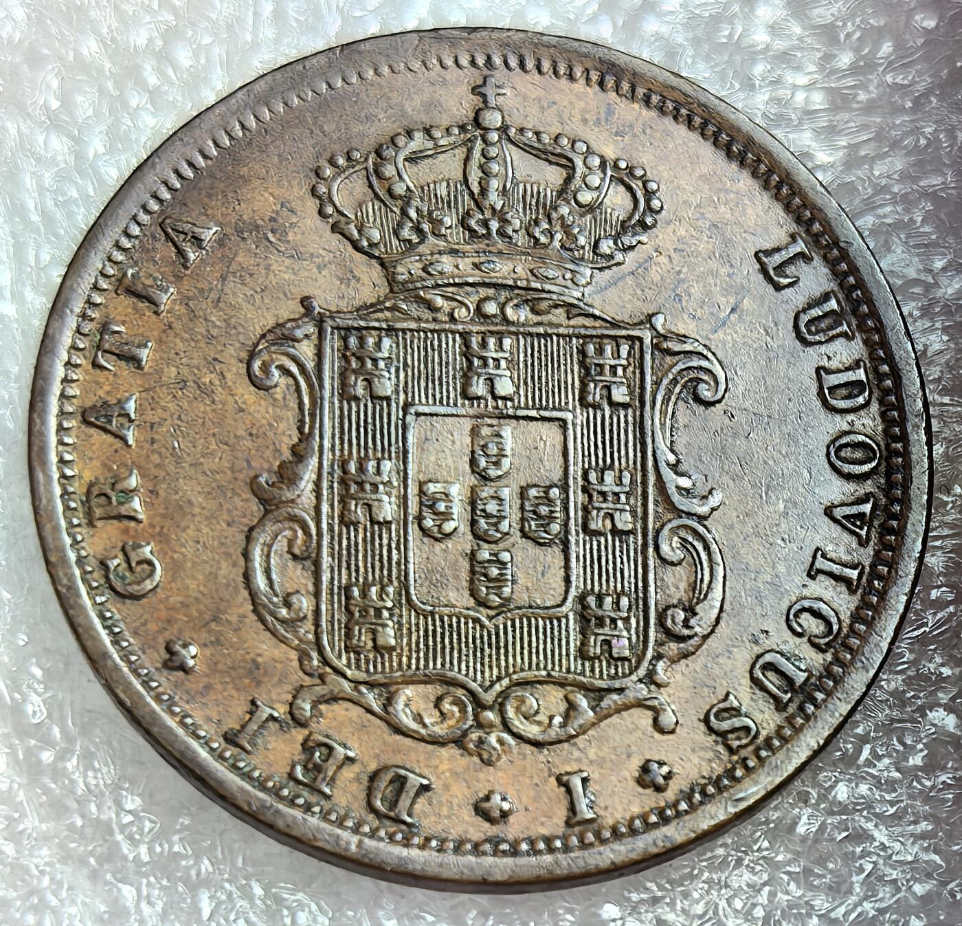 埃及、德属东非、匈牙利、葡萄牙、沙俄古银币古铜币，周五晚上九点倒数截拍，满百包邮，可寄存半年，喜欢朋友微信扫描二维码可直接参拍 全新葡萄牙1875年5瑞斯，km513