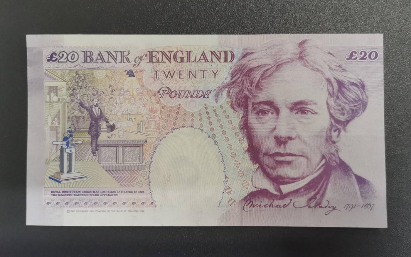 《艾美收藏》第218期-11.2周日外币荟萃 英国E序列20镑UNC靓号 肉眼超绝 紫光下轻微荧光反应