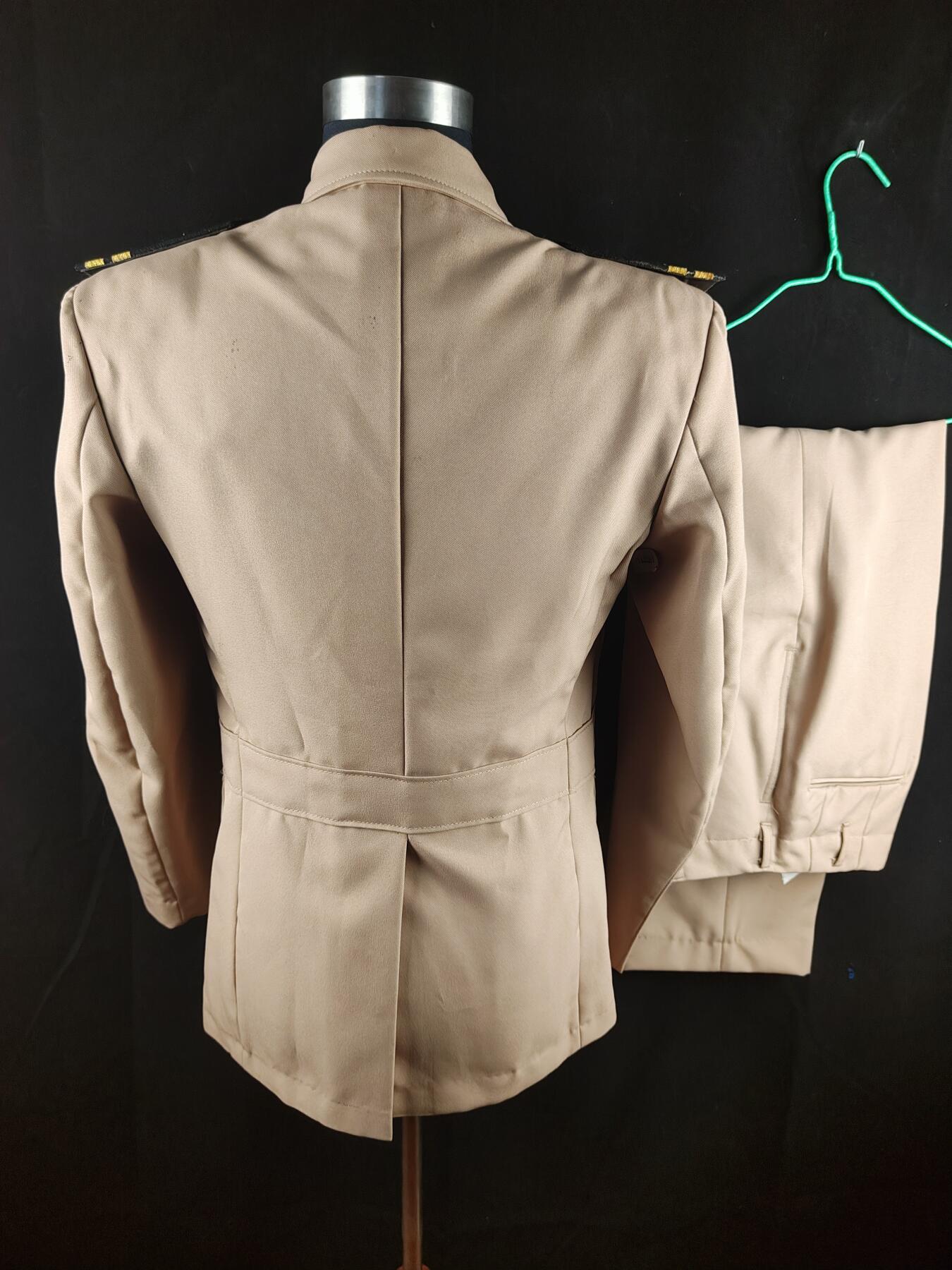 0元起拍勋章 第306期 咸鱼国勋章拍卖专场 11月2日（周日）下午6：00开始 民国早期70s卡其色海军上尉常服一套 胸围94 肩宽46 衣长73 袖长60 腰围74 裤长105 