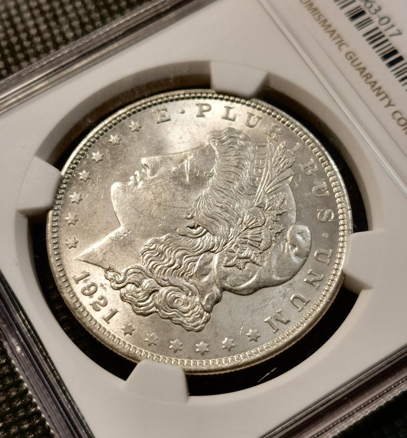 甄臻铺-世界币章拍卖（第37期），送拍享返佣金等优惠多多 NGC-MS64 美国1921摩根一元银币