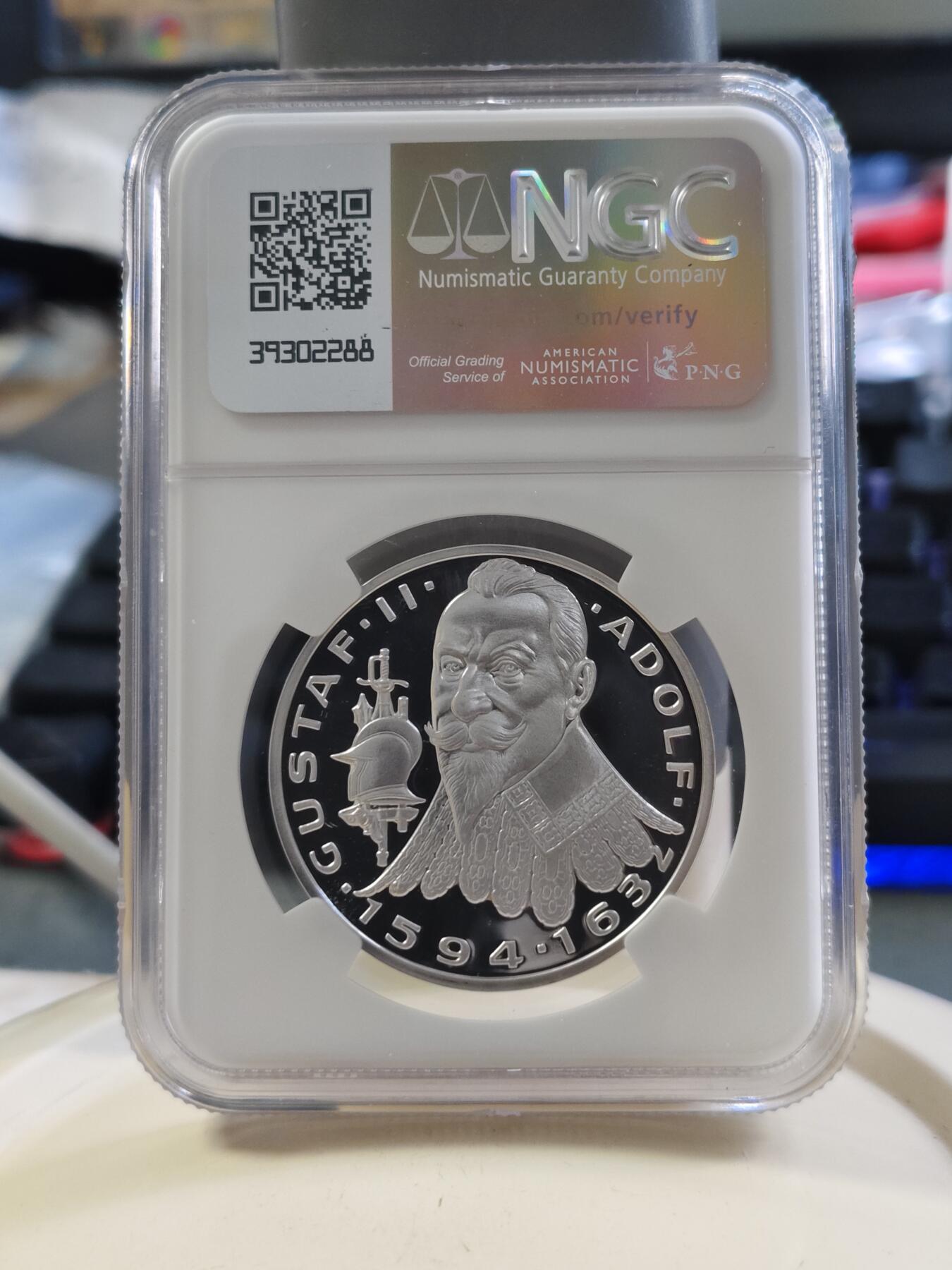 第180期拍卖【长期征集拍品】【北京币展专场】 瑞典1998年20埃居 欧洲人物古斯塔夫阿道夫将军精制纪念银币NGC-PF69,27克，925银