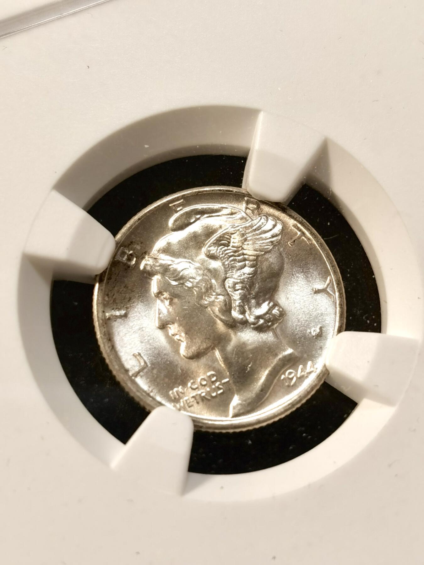 甄臻铺-世界币章拍卖（第37期），送拍享返佣金等优惠多多 NGC-MS66FB 1944年D版小飞侠，高分，FB后缀少见