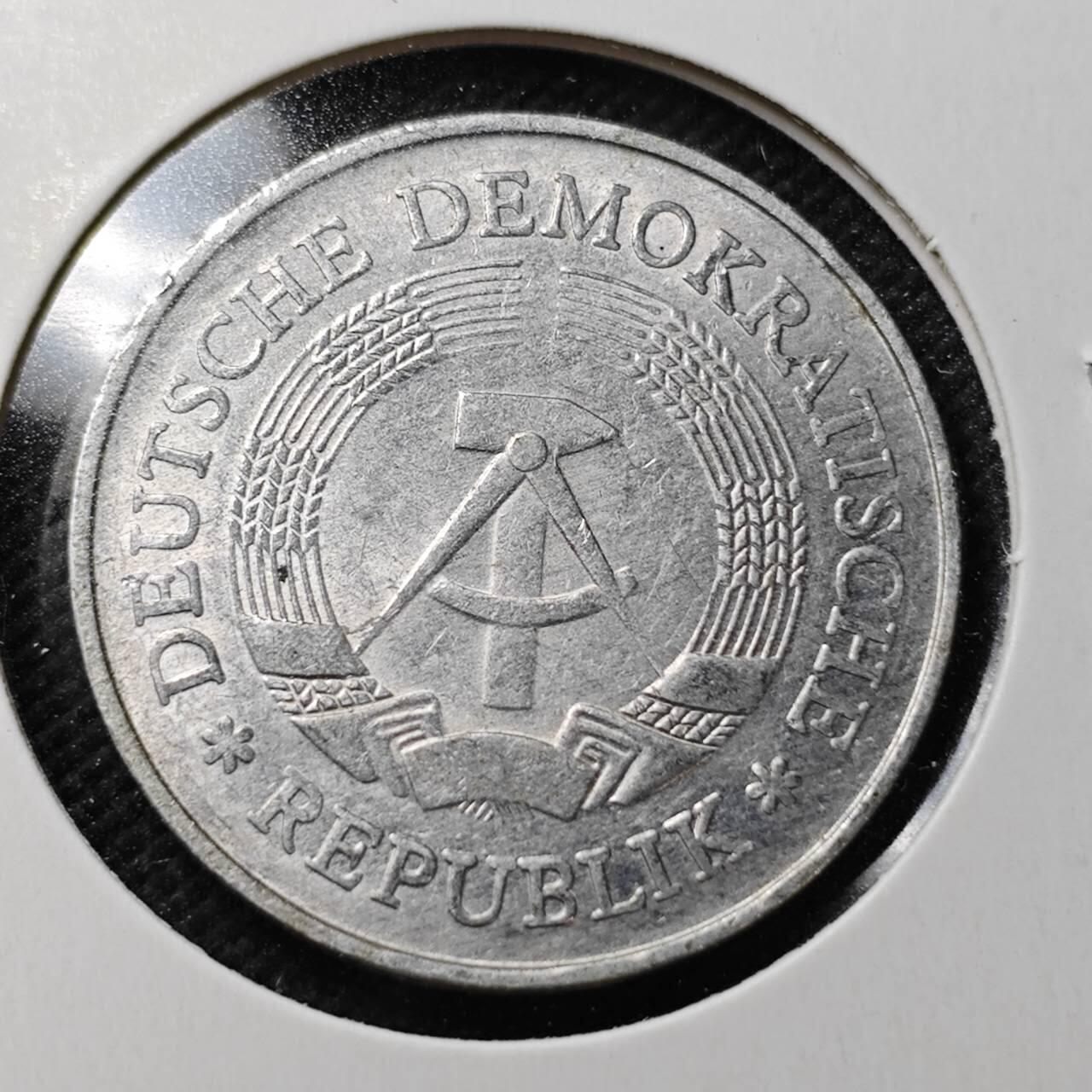 KK钱币收藏小铺  第362场  2月预留时间 周末发货  1977东德1马克