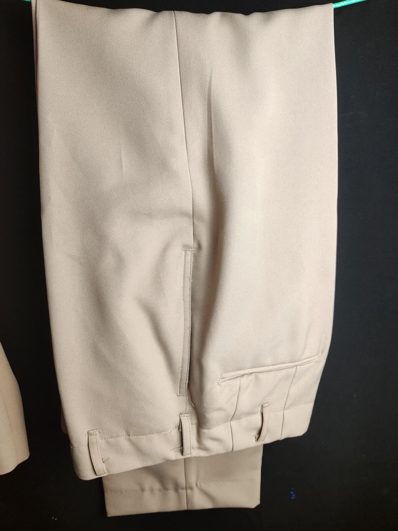 0元起拍勋章 第306期 咸鱼国勋章拍卖专场 11月2日（周日）下午6：00开始 民国早期70s卡其色海军上尉常服一套 胸围94 肩宽46 衣长73 袖长60 腰围74 裤长105 