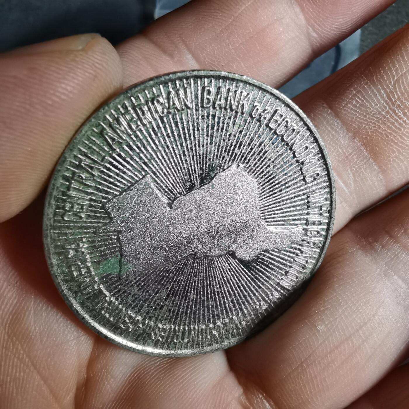 沼泽如烟--第885场 1975年博览会纪念章