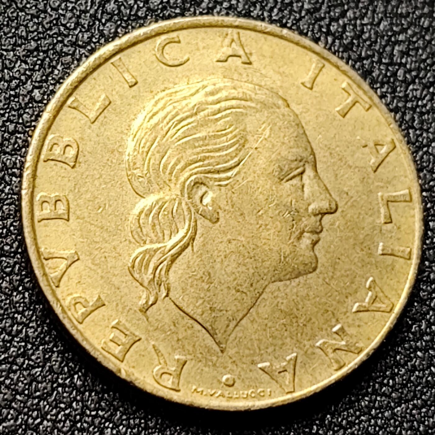 泉币菌-第120场-精品福利场 1994年意大利200里拉宪兵部队成立180周年黄铜纪念币 宝瓶花24mm