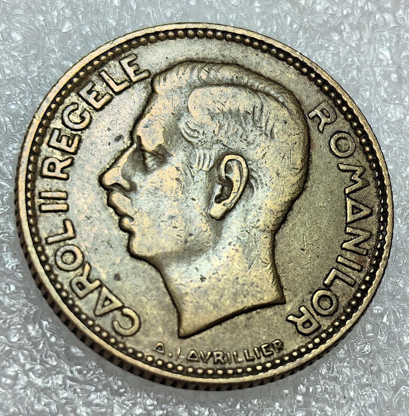 埃及、德属东非、匈牙利、葡萄牙、沙俄古银币古铜币，周五晚上九点倒数截拍，满百包邮，可寄存半年，喜欢朋友微信扫描二维码可直接参拍 好品相罗马尼亚1930年10列伊km49