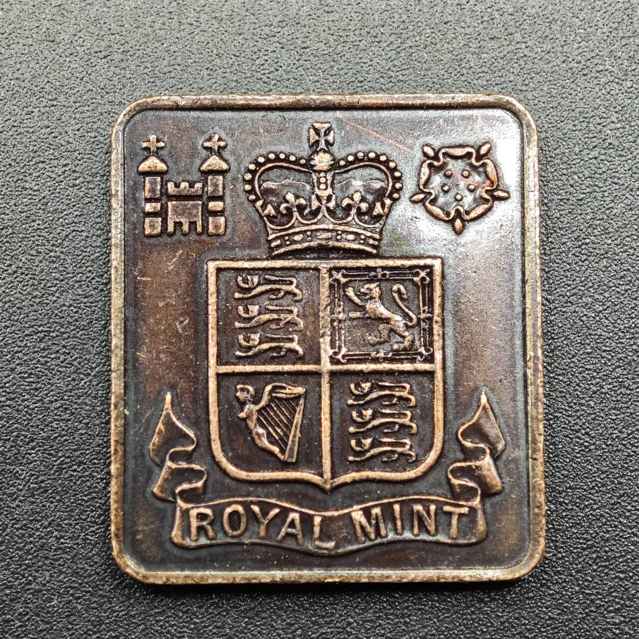 【淘币小摊】实时拍第七百八十一拍   散币场   满百包邮可预留二周 每周一统一发货   英国1981年套币铜章