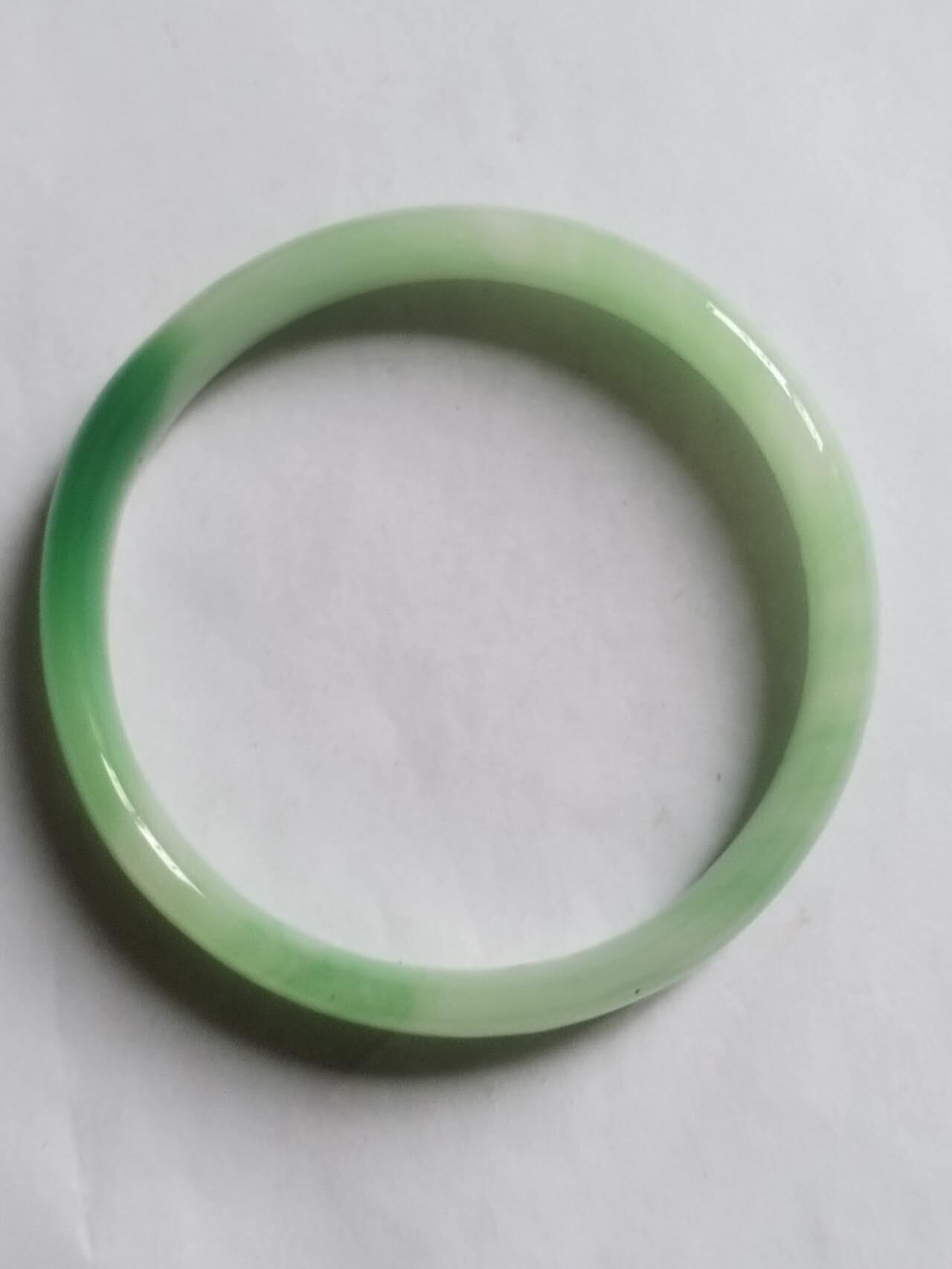 玉石 手镯 手串 手链 翡翠飘花手镯。