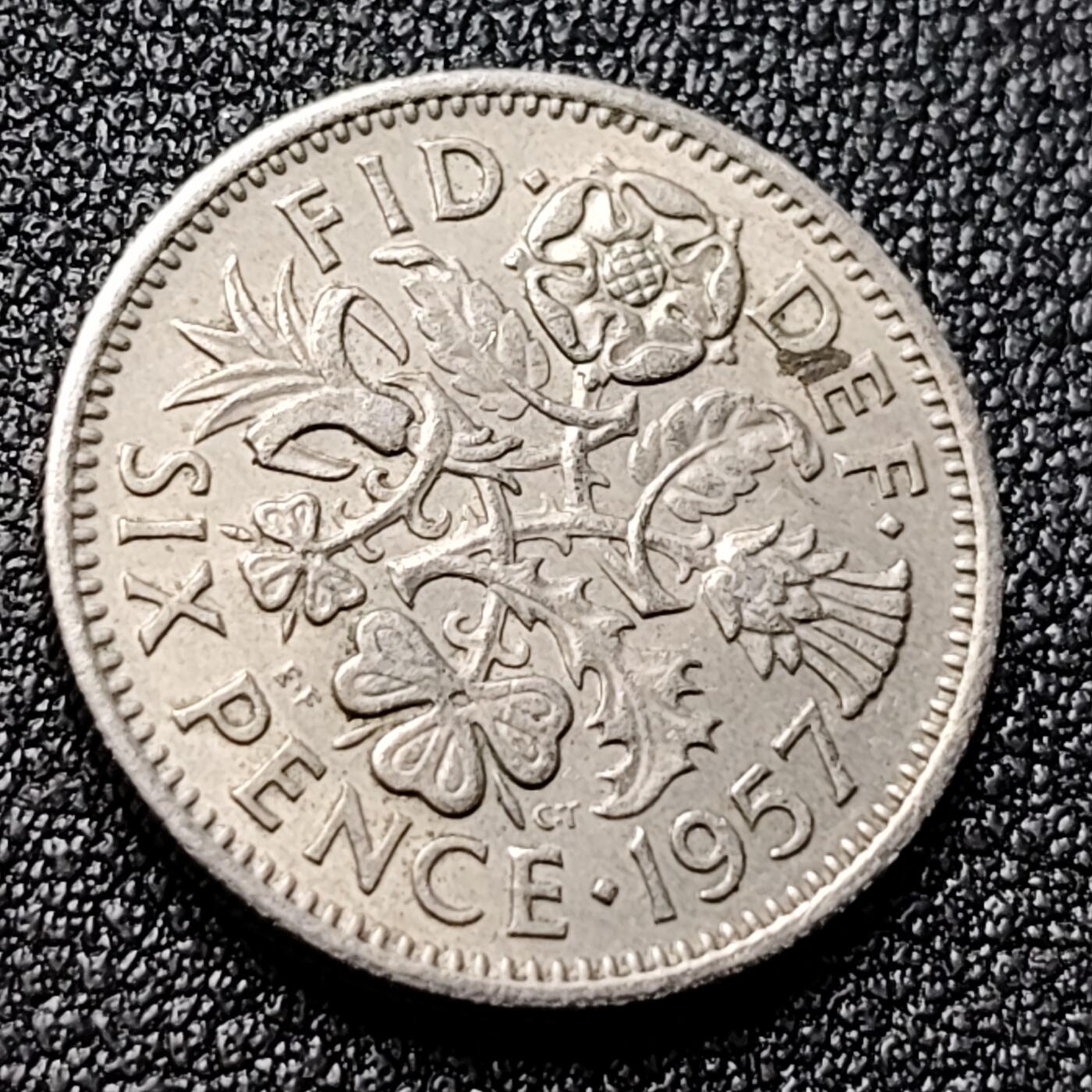 泉币菌-第120场-精品福利场 好品 幸运6便士玫瑰四叶草 英国铜镍硬币 女王钱 19mm2.8g