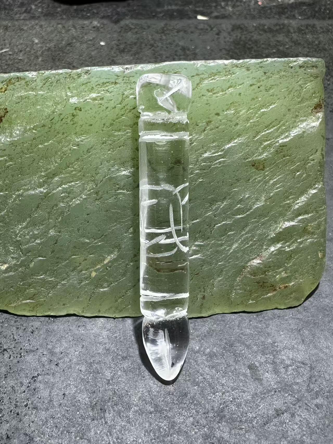 精美白水晶雕刻文昌笔一支！。