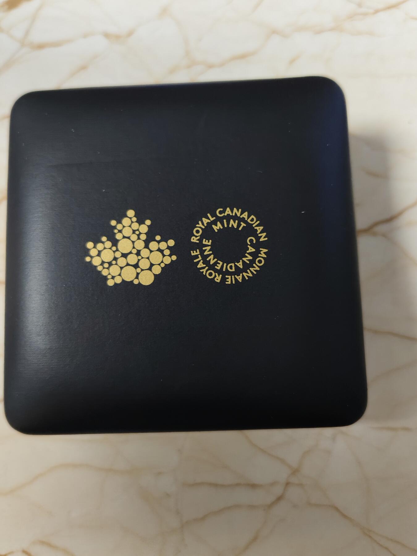 第180期拍卖【长期征集拍品】【北京币展专场】 加拿大2020年多边立体高浮雕动物系列猞猁1盎司纪念银币，9999银，发行2500枚，女王面G字母下面有点擦伤，边齿氧化